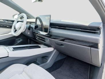 Volkswagen ID.7 Tourer Pro S — photo 8