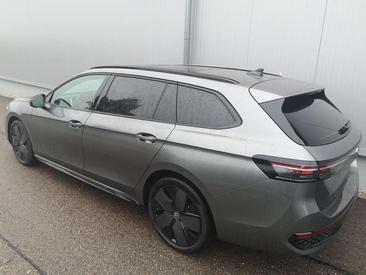Volkswagen Passat 4Motion R-Line — photo 2