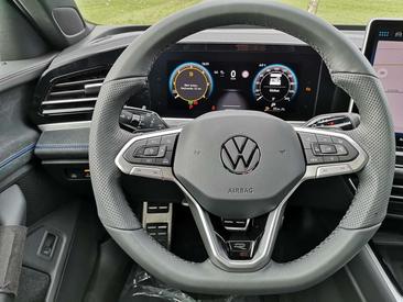 Volkswagen Passat 4Motion R-Line — photo 4