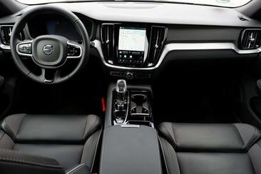 Volvo V60 T8 Recharge Plus — photo 3
