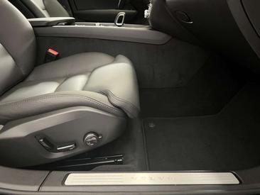 Volvo V60 Plus — photo 13