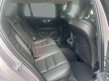 Volvo V60 B4 Plus — photo 4