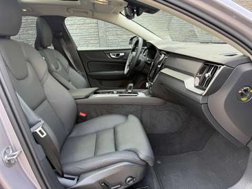 Volvo V60 B4 Plus — photo 6