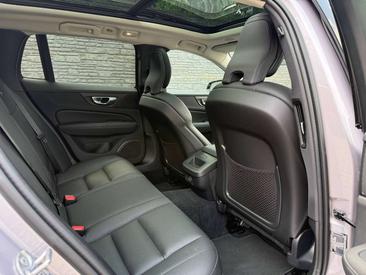 Volvo V60 B4 Plus — photo 10