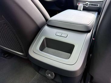 Volvo V60 B4 Plus — photo 11