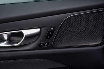 Volvo V60 T8 Recharge Plus — photo 12