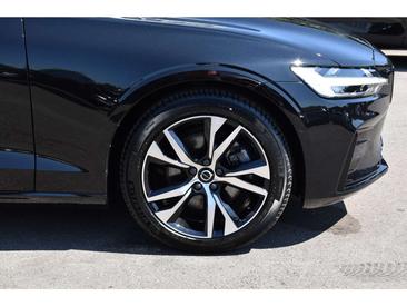 Volvo V60 B4 Plus — photo 4