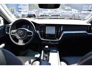 Volvo V60 B4 Plus — photo 9