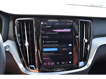 Volvo V60 B4 Plus — photo 14