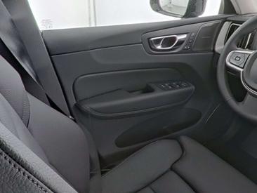 Volvo XC60 Plus — photo 12