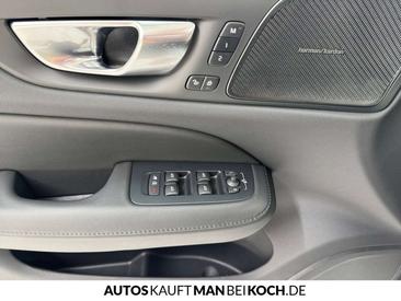 Volvo V60 B4 Plus — photo 12