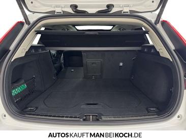 Volvo V60 B4 Plus — photo 13