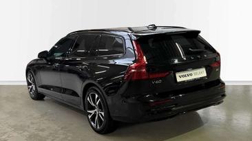 Volvo V60 B4 Plus — photo 2