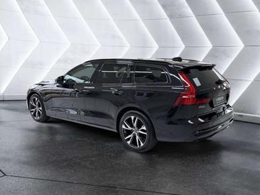 Volvo V60 B4 Plus — photo 2