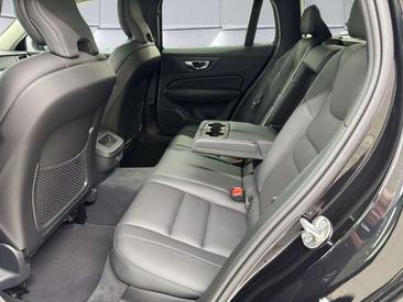 Volvo V60 B4 Plus — photo 6