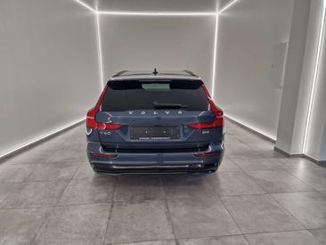 Volvo V60 B4 Plus — photo 3