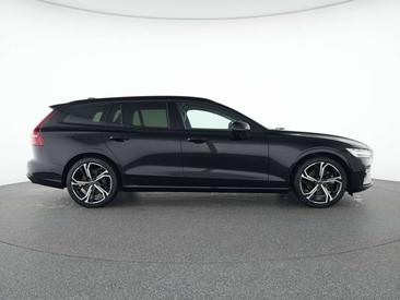 Volvo V60 B4 Plus — photo 11