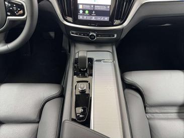 Volvo V60 B4 Plus — photo 9
