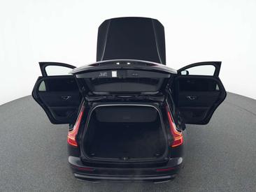 Volvo V60 B4 Plus — photo 13