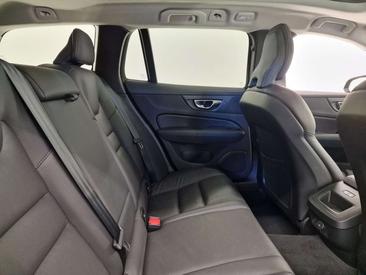Volvo V60 B4 Plus — photo 6
