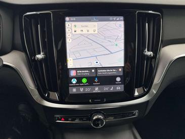Volvo V60 B4 Plus — photo 11