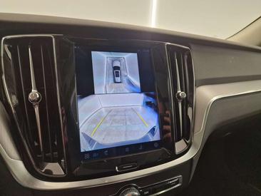 Volvo V60 B4 Plus — photo 9