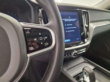 Volvo V60 B4 Plus — photo 12