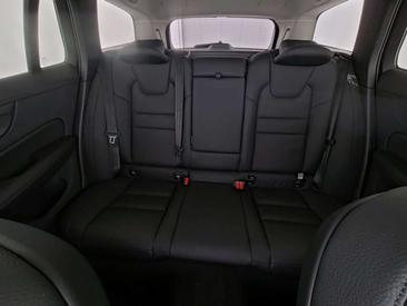 Volvo V60 B4 Plus — photo 7
