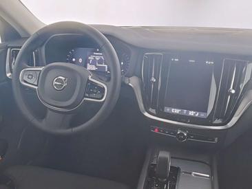 Volvo V60 B4 Plus — photo 8