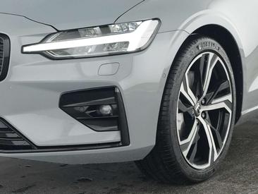 Volvo V60 B4 Plus — photo 10