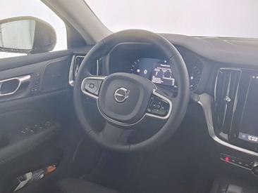 Volvo V60 B4 Plus — photo 14