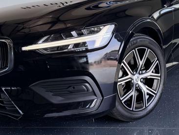 Volvo V60 B4 Core — photo 2
