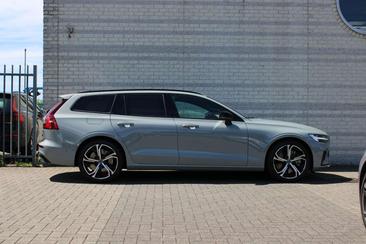 Volvo V60 T8 Recharge Plus — photo 3