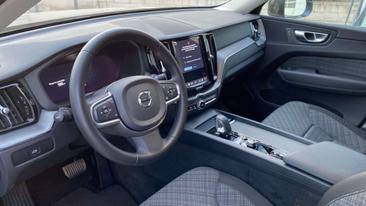 Volvo XC60 B4 Core — photo 4