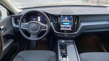 Volvo XC60 B4 Core — photo 6