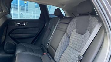 Volvo XC60 B4 Core — photo 7