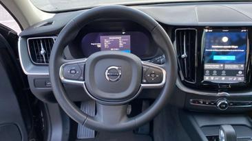 Volvo XC60 B4 Core — photo 10