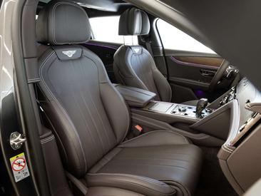 Bentley Flying Spur V8 Hybrid — photo 11