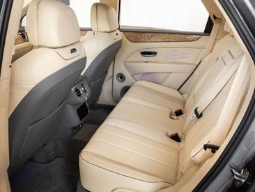 Bentley Bentayga V8 Atelier Edition — photo 9
