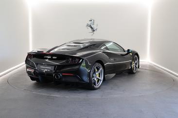 Ferrari F8 Tributo — photo 3