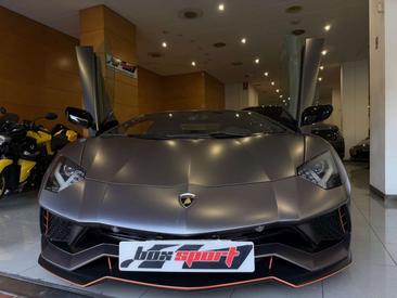Lamborghini Aventador — photo 2