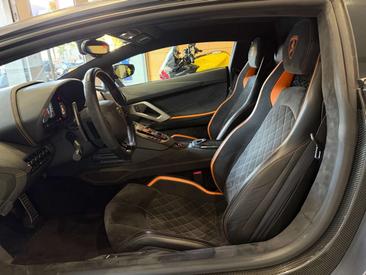 Lamborghini Aventador — photo 3