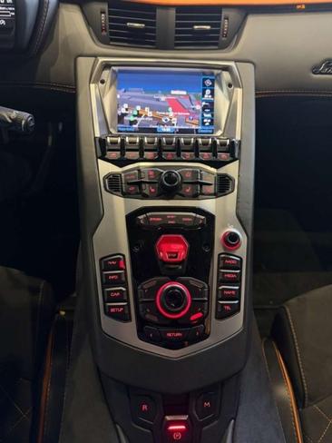 Lamborghini Aventador — photo 5