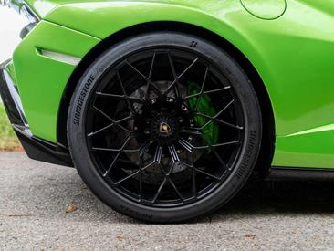 Lamborghini Huracán EVO — photo 10