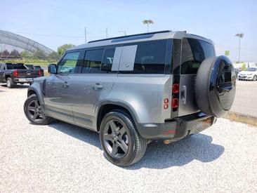 Land Rover Defender 110 SE N1 3.0D I6 200 CV AWD Auto — photo 5
