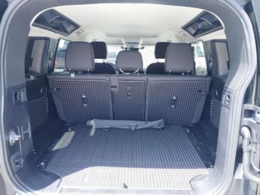 Land Rover Defender 110 SE N1 3.0D I6 200 CV AWD Auto — photo 8