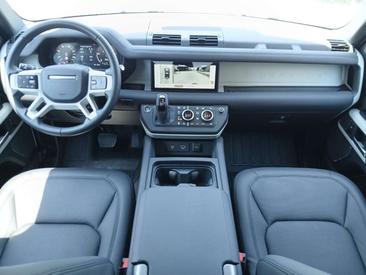 Land Rover Defender 110 SE N1 3.0D I6 200 CV AWD Auto — photo 9