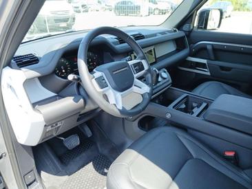 Land Rover Defender 110 SE N1 3.0D I6 200 CV AWD Auto — photo 11