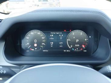 Land Rover Defender 110 SE N1 3.0D I6 200 CV AWD Auto — photo 19