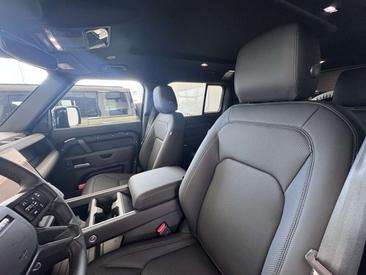 Land Rover Defender 110 D200 AWD Auto X-Dynamic SE — photo 11